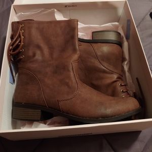 Brown boots